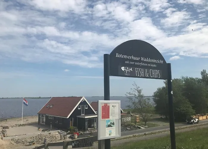 BelleMare Bungalow Lauwersmeer mit überdachte Veranda und eingezäuntem Garten